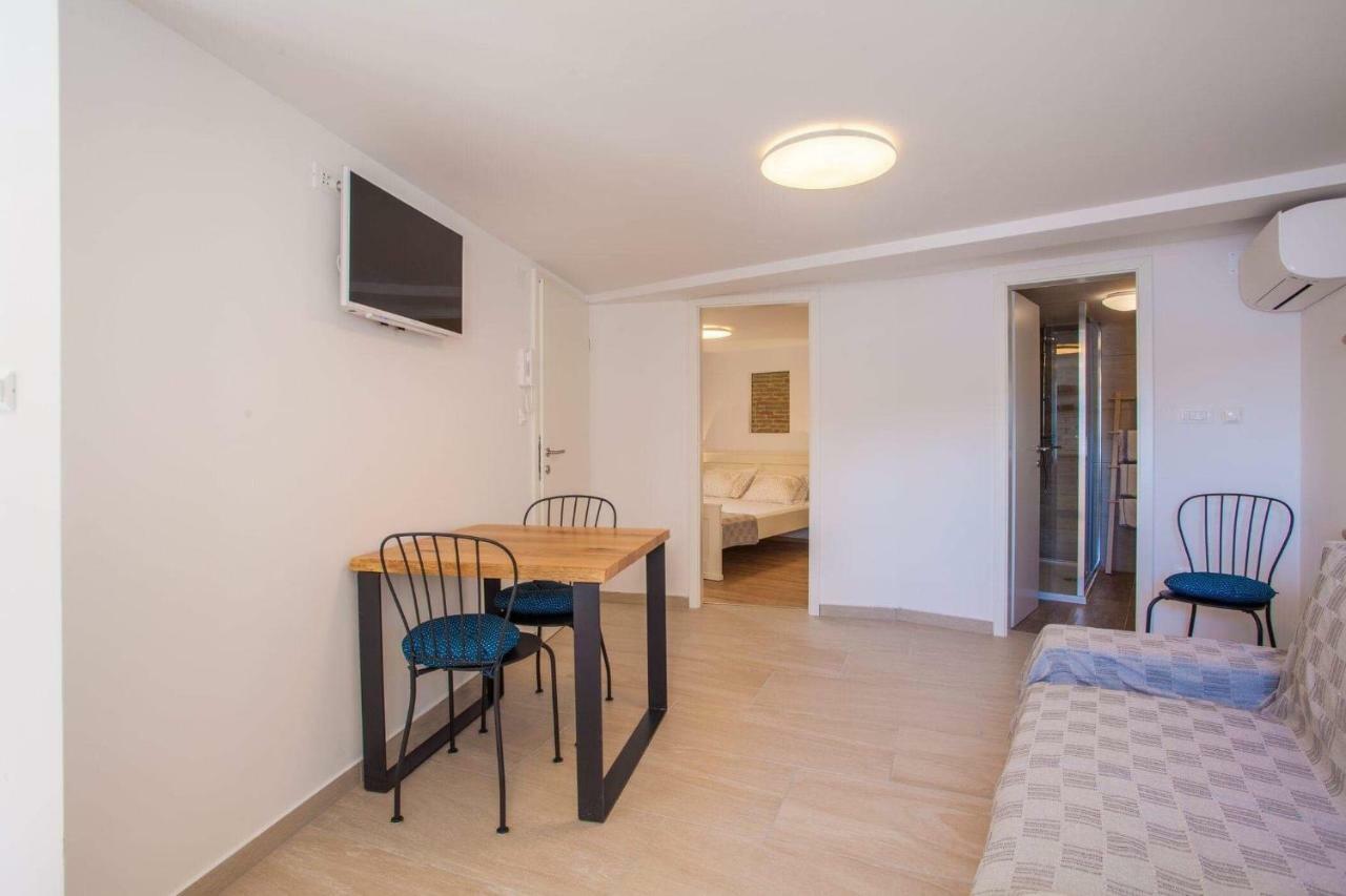 Apartmani Kraj Mora 茨雷斯 外观 照片