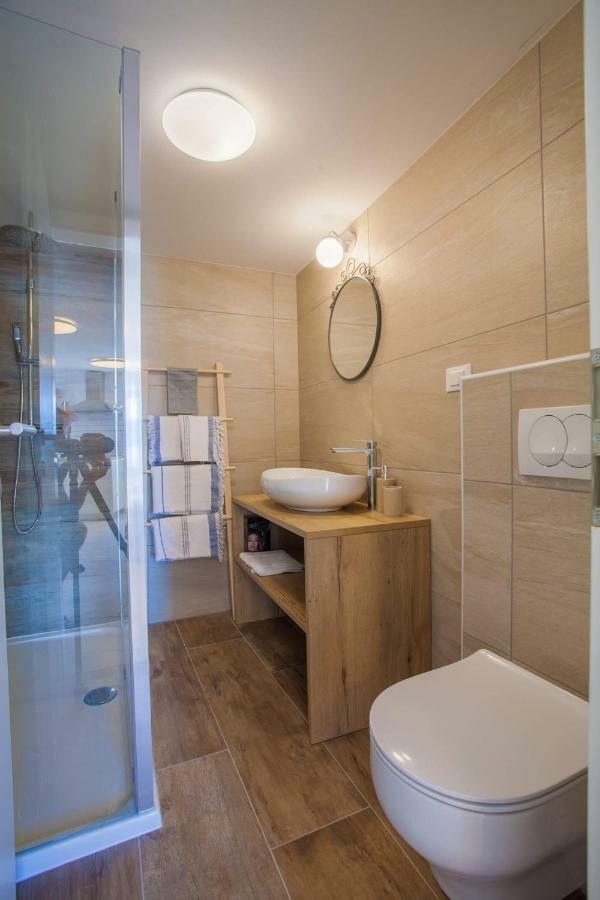 Apartmani Kraj Mora 茨雷斯 外观 照片