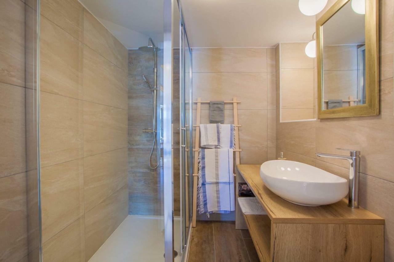 Apartmani Kraj Mora 茨雷斯 外观 照片