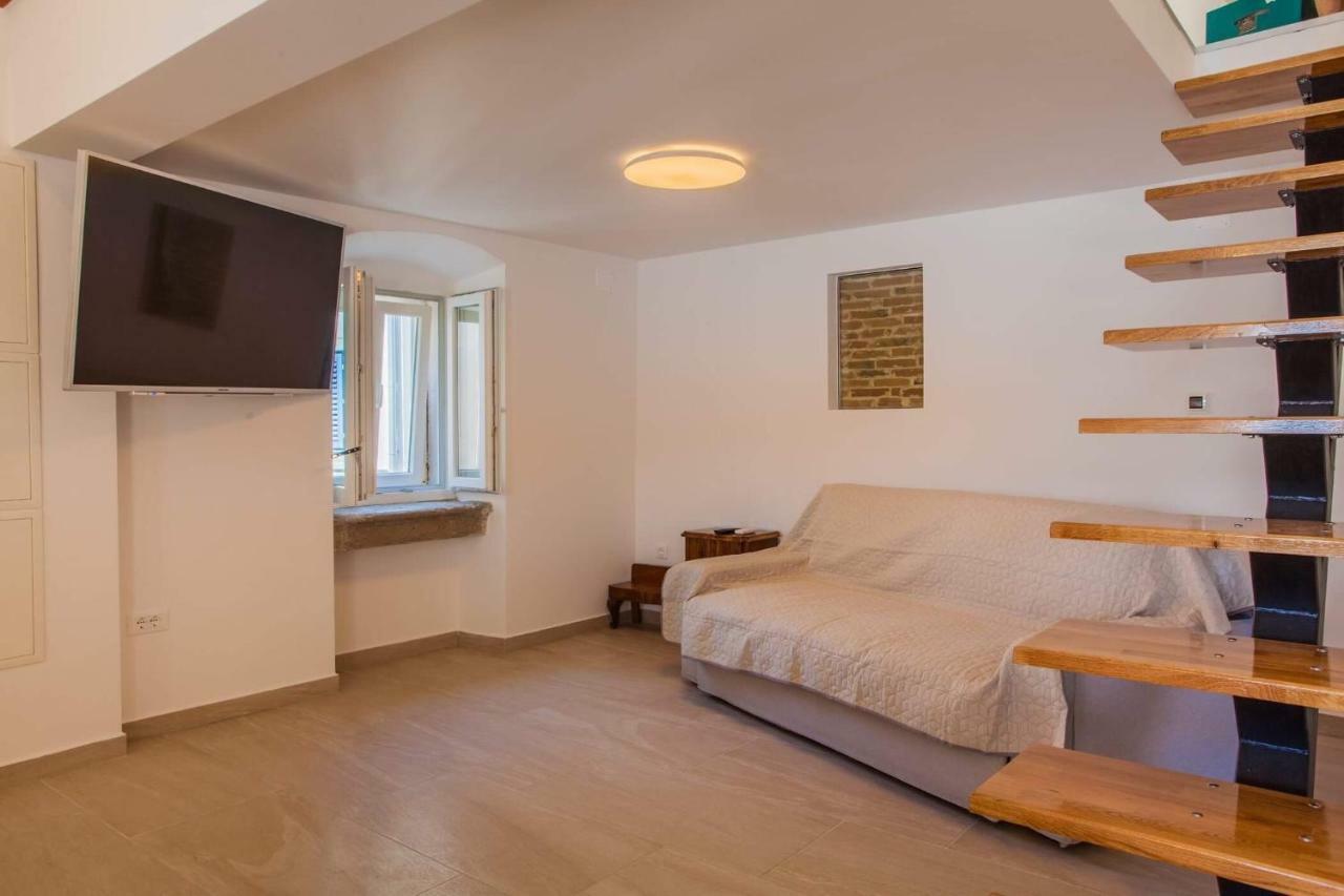 Apartmani Kraj Mora 茨雷斯 外观 照片