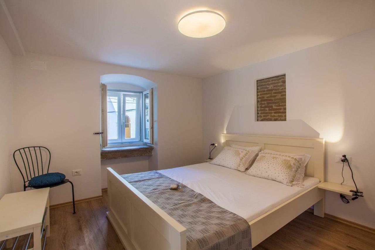 Apartmani Kraj Mora 茨雷斯 外观 照片